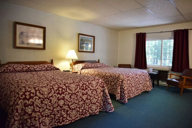 Acadia Pines Motel