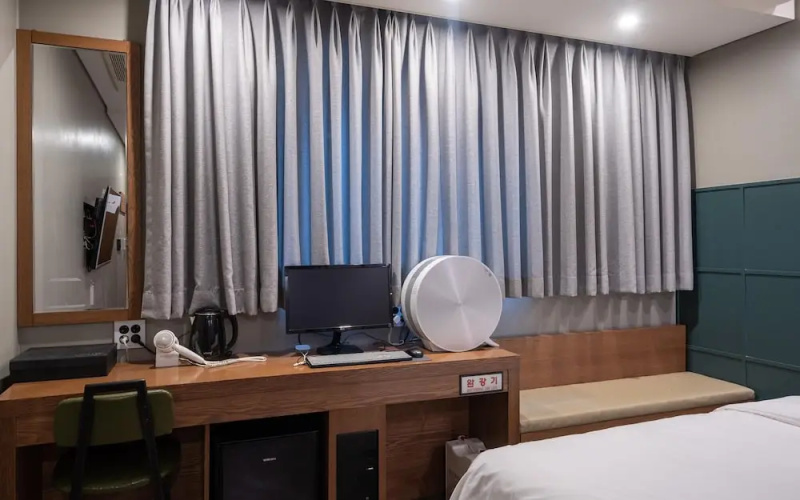 Guri Elin Hotel