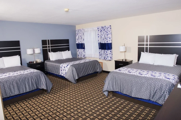 Sextuple Family Suite