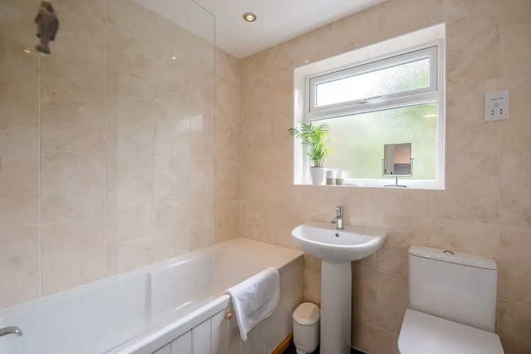 North Cottage, Alderton