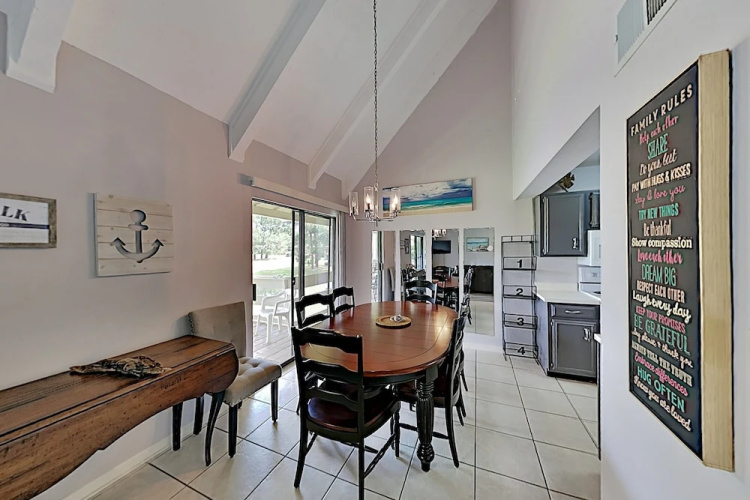 542nd98c 2 Bedroom Condo