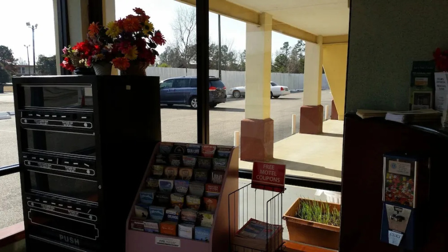 Economy Inn