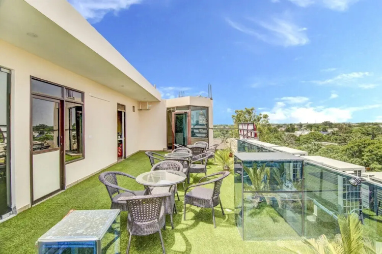 Hotel 3 Bros by Fabhotels