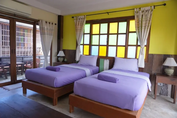 Standard Twin room with balcony