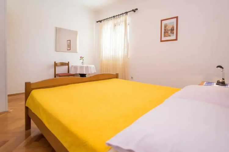 Comfortable Kastel Stafilic Apartment With Balcony