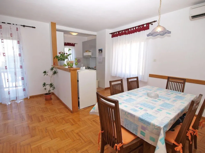 Apartment 914