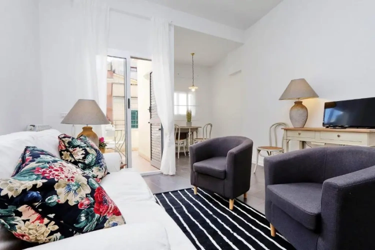 2 Bedrooms Apartment