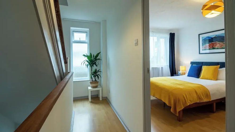Captivating 3-bed House in London