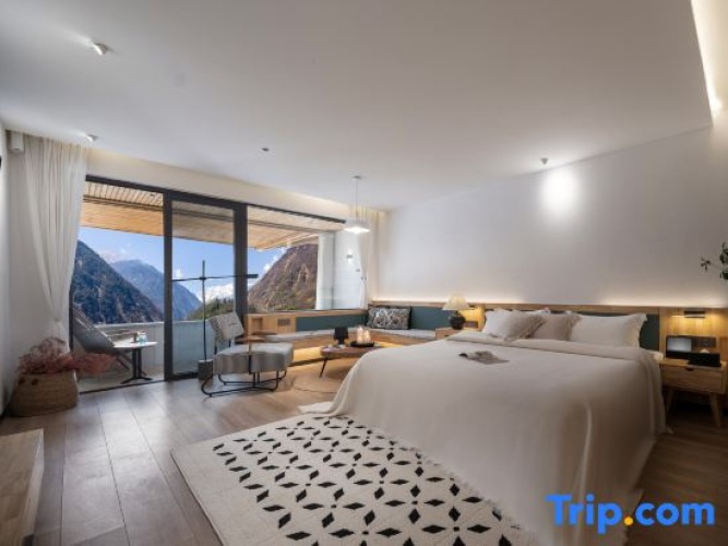 Suite with view