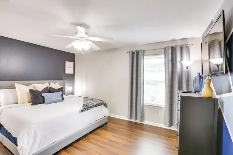 3 Bedrooms Apartment