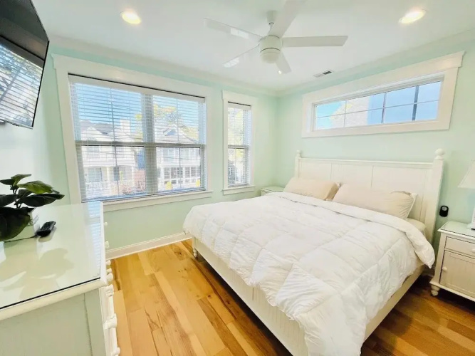 Lake Avenue 22