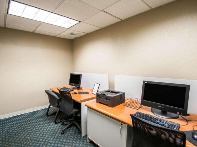 Clarion Inn & Suites Miami International Airport photo 17