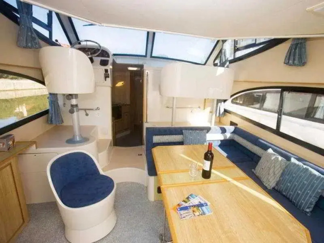 Le Boat Benson