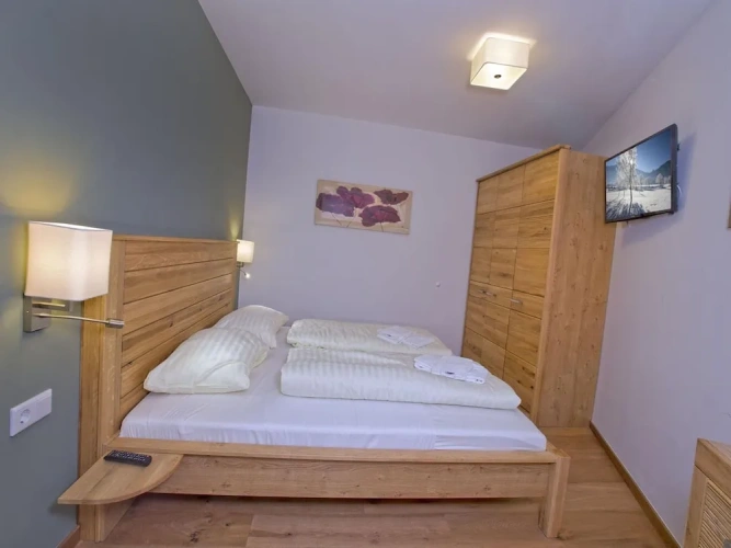 3 Bedrooms Classic Apartment