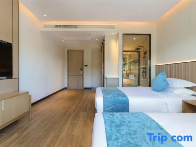 Standard Double room with view