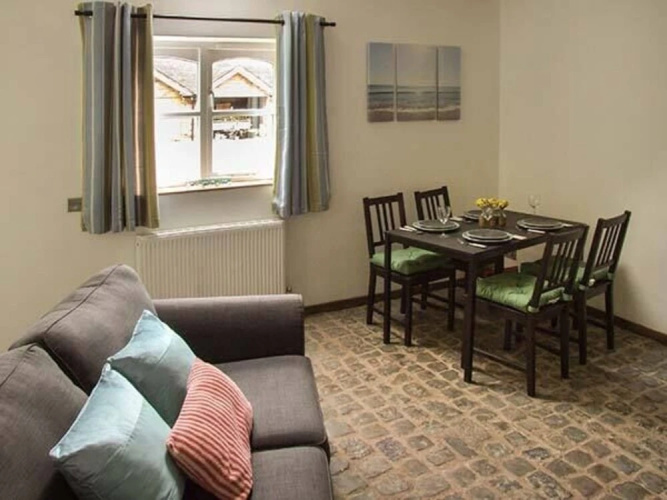 Finwood Cottage 2