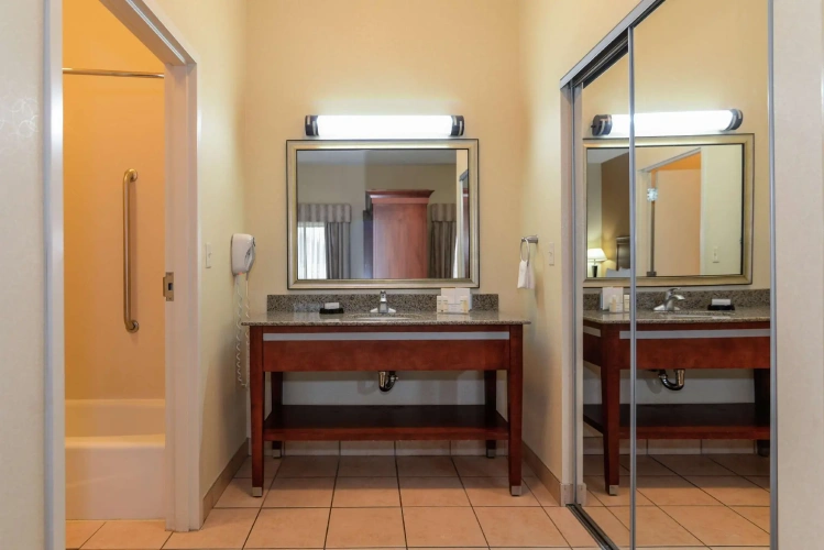 Double Suite