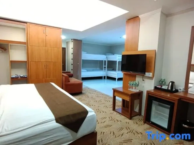 Deluxe Family room