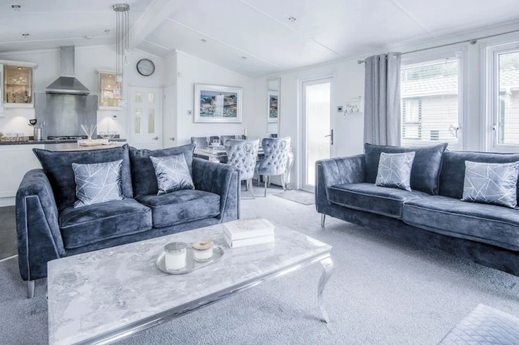 3 Bedrooms Apartment
