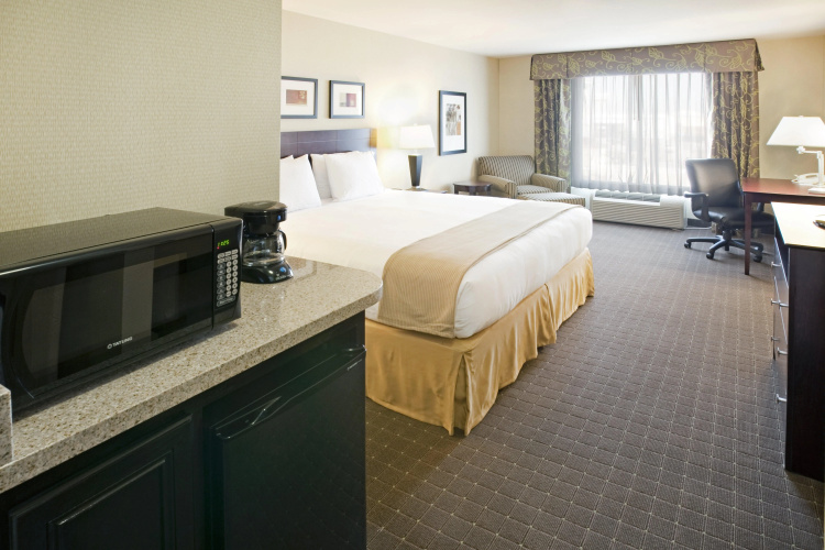 Holiday Inn Express & Suites Eagle Pass by IHG