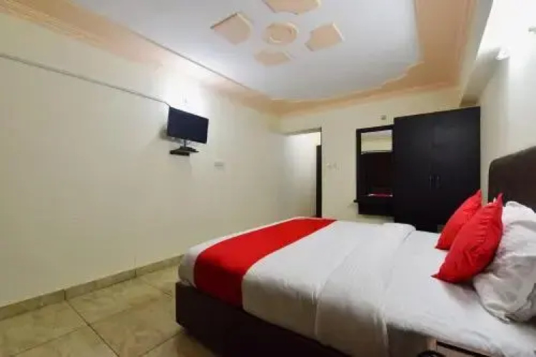 Sandalee Comforts by OYO Rooms