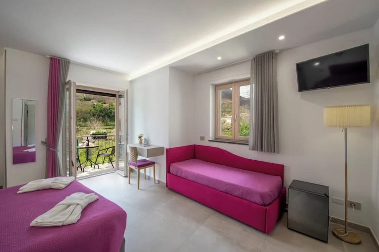 Comfort Double room with balcony and with courtyard view