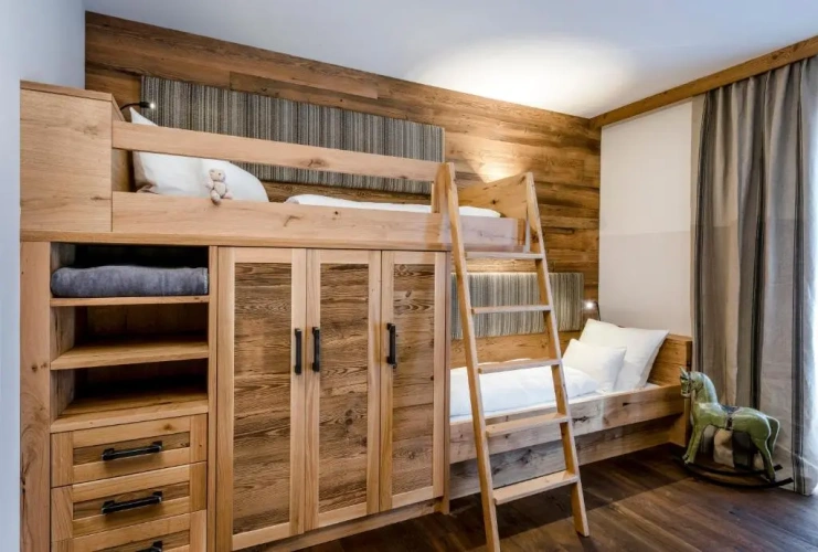 Suite with lake view
