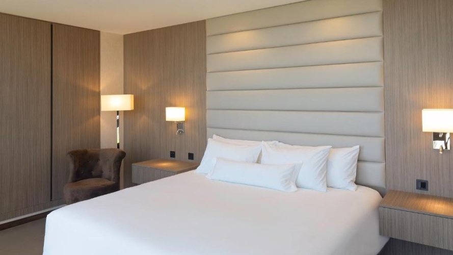 Standard Double room with city view