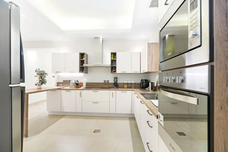 2 Bedrooms Apartment
