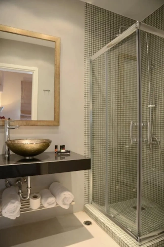 Standard Quadruple room with view
