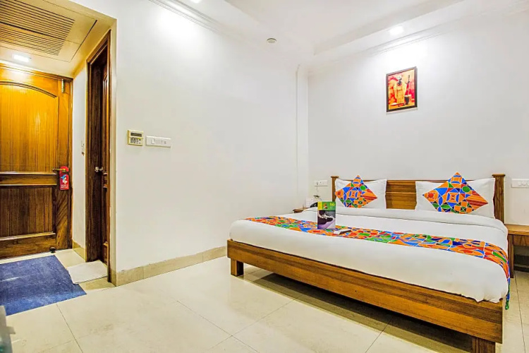 FabHotel Model Town Heights