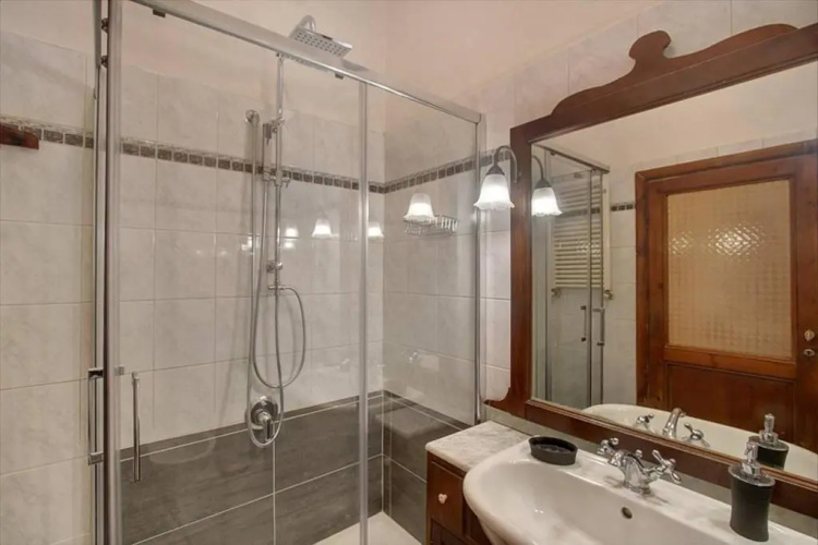 Bronzino Apartment