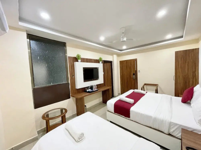 Hotel SRK - near Temple