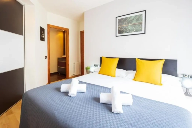 2 Bedrooms Apartment