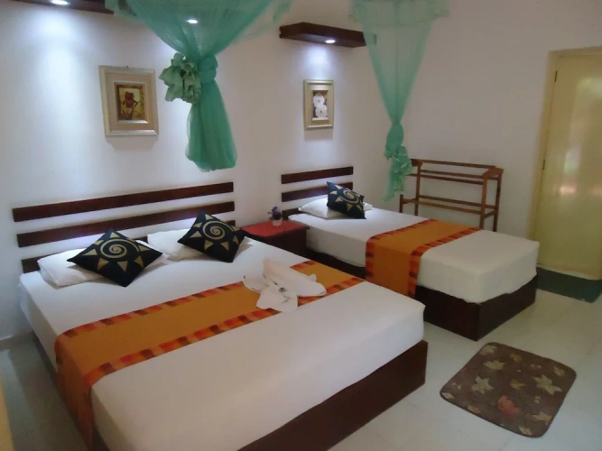 Standard Triple room