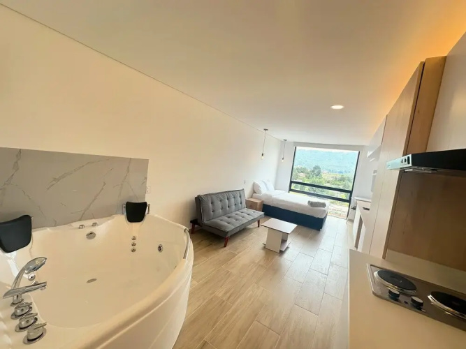 Apto con Jacuzzi Privado y vista verde