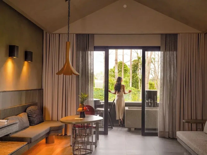 Premier Twin room with garden view