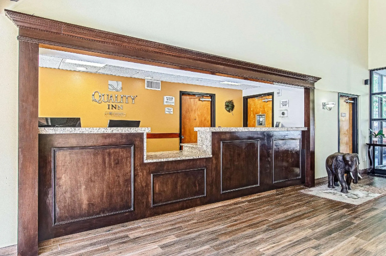 Red Roof Inn & Suites Middleborough