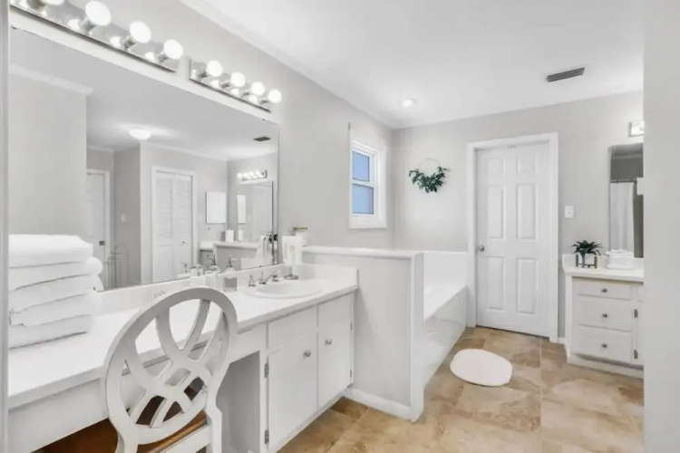 Lagoon Time Beach Home- Elevator Beach Access