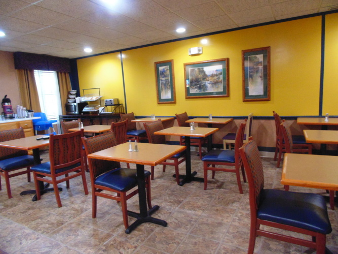 American Inn & Suites photo 18