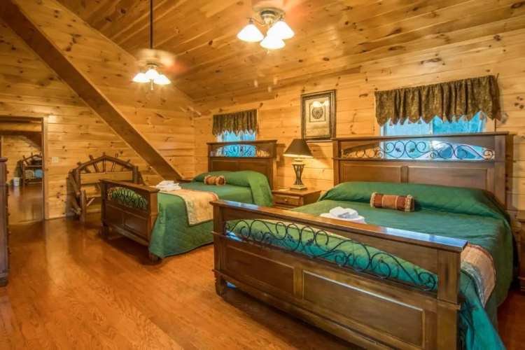 Moose Hollow Lodge