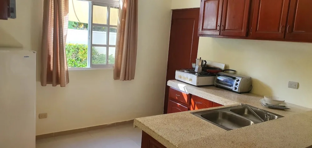 Costambar Beachside Apartment With Pool