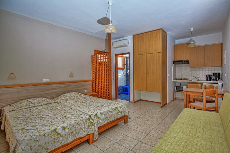 Ilian Beach & Apartments