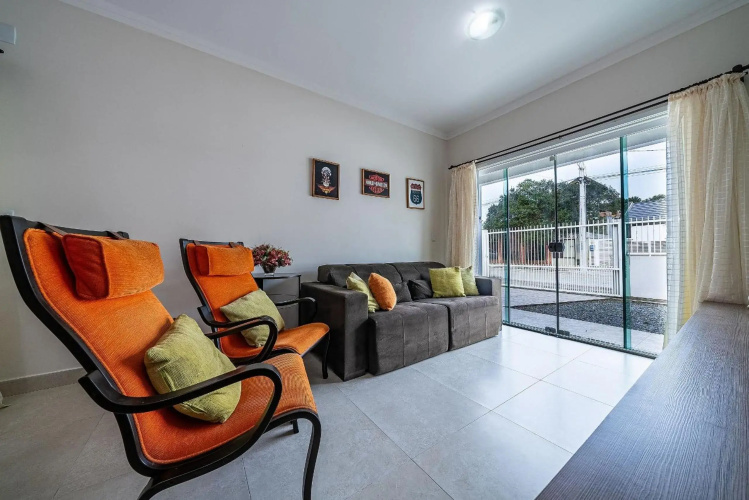 125 - Excelente Casa com 03 quartos em Mariscal