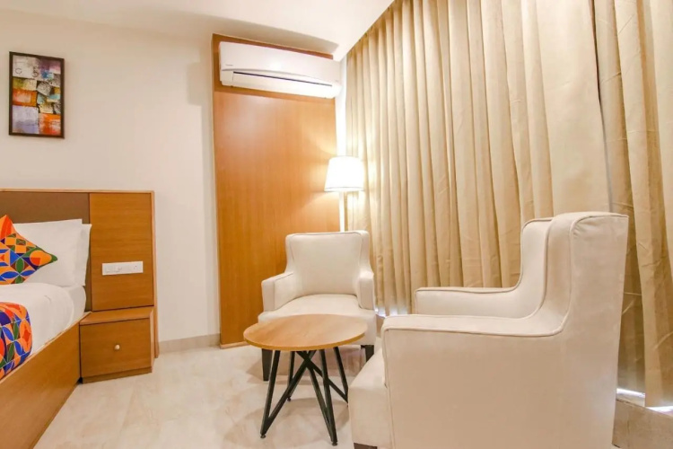 Saltstayz Select - Huda City Center