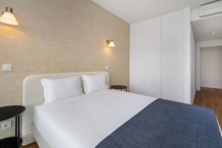 Urban Retreat W/Parking, Elevator & Ac By Benfica Stadium