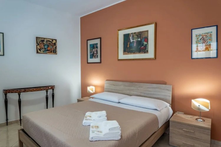 Standard Triple room