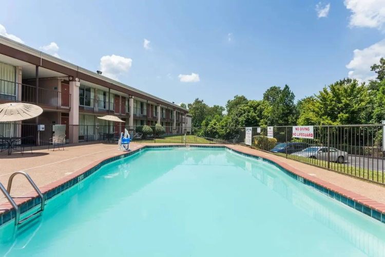 Days Inn Jackson - Jackson, TN