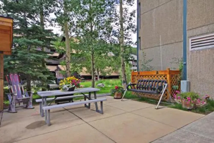 SH402 Summit Condo