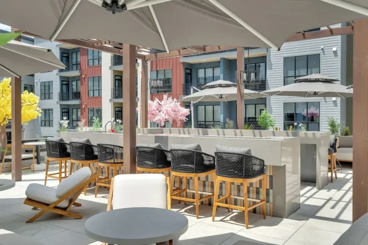 2 Bedrooms Luxury Apartment with balcony